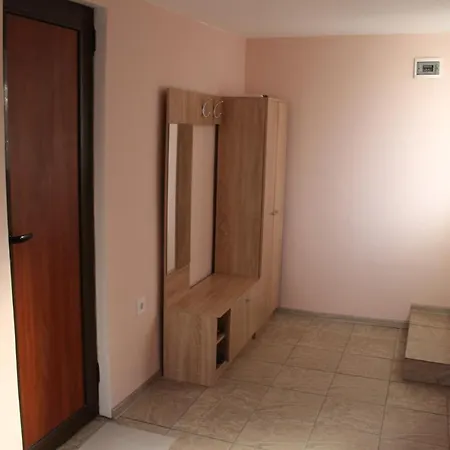 Raya Apartment
