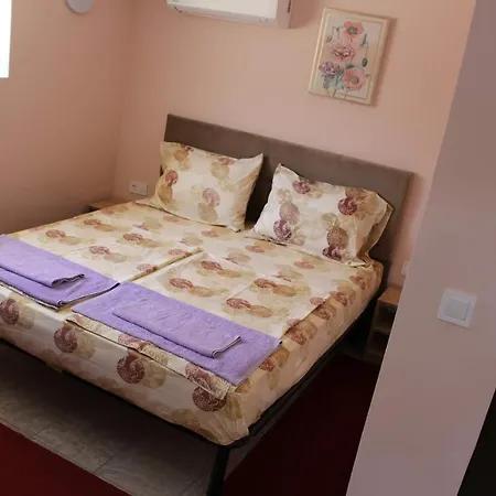 Raya Apartment