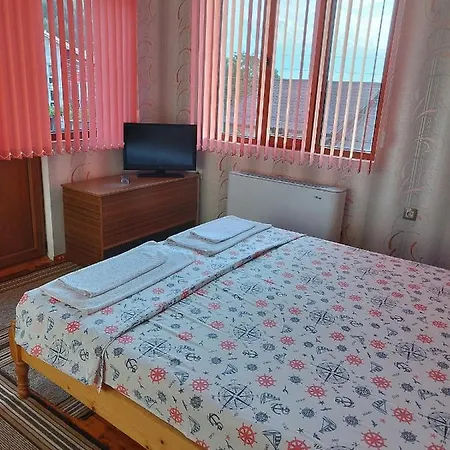 Raya Apartment *